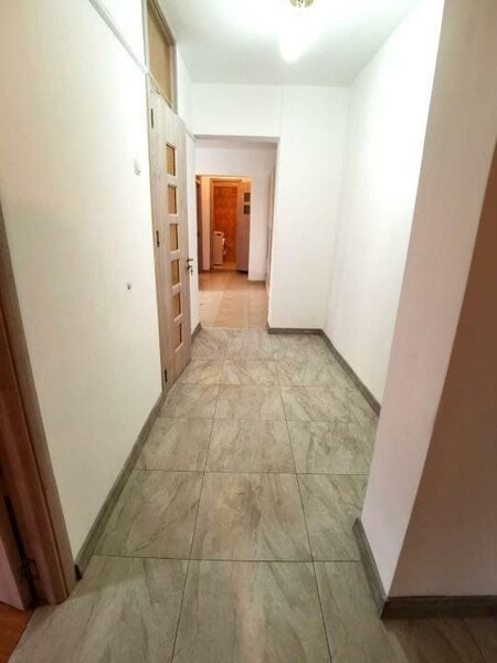 apartament 3 camere zona  - Bd. Chisinau - Mega Mall