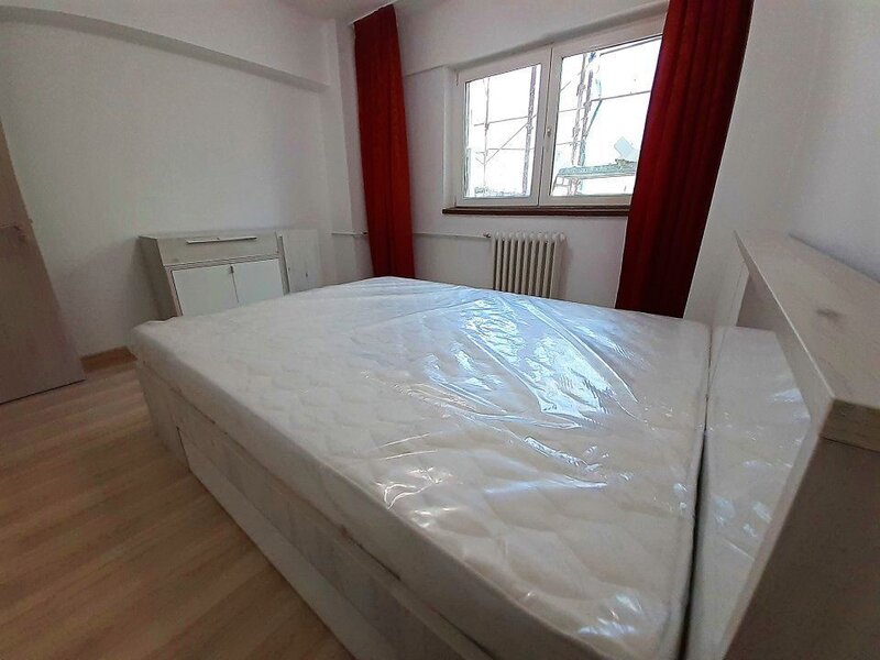 apartament 3 camere zona  - Bd. Chisinau - Mega Mall